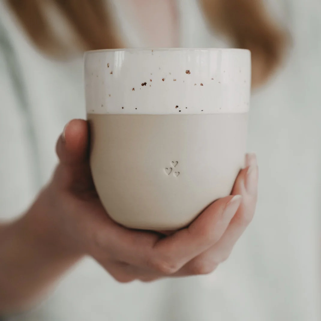 Kleiner Becher Kleine Herzen