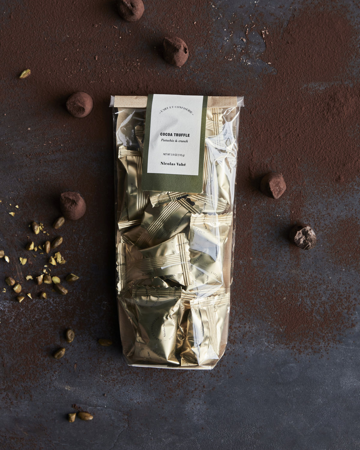Schokotrüffel - Cocoa truffle with pistachio and crunch