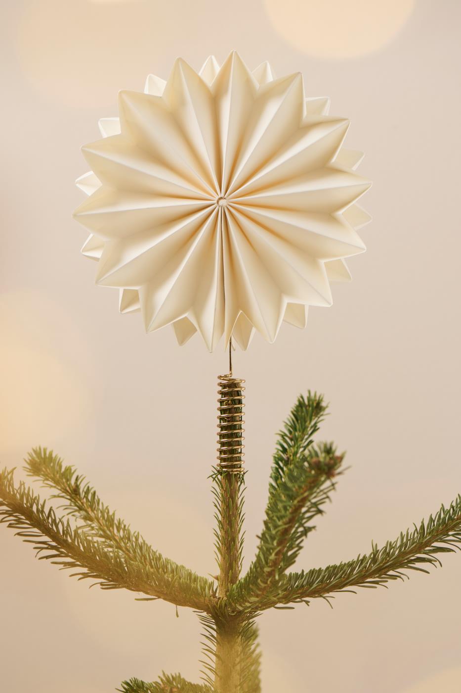 Christbaumstern weiß mit messingfarbenem Halter Stella